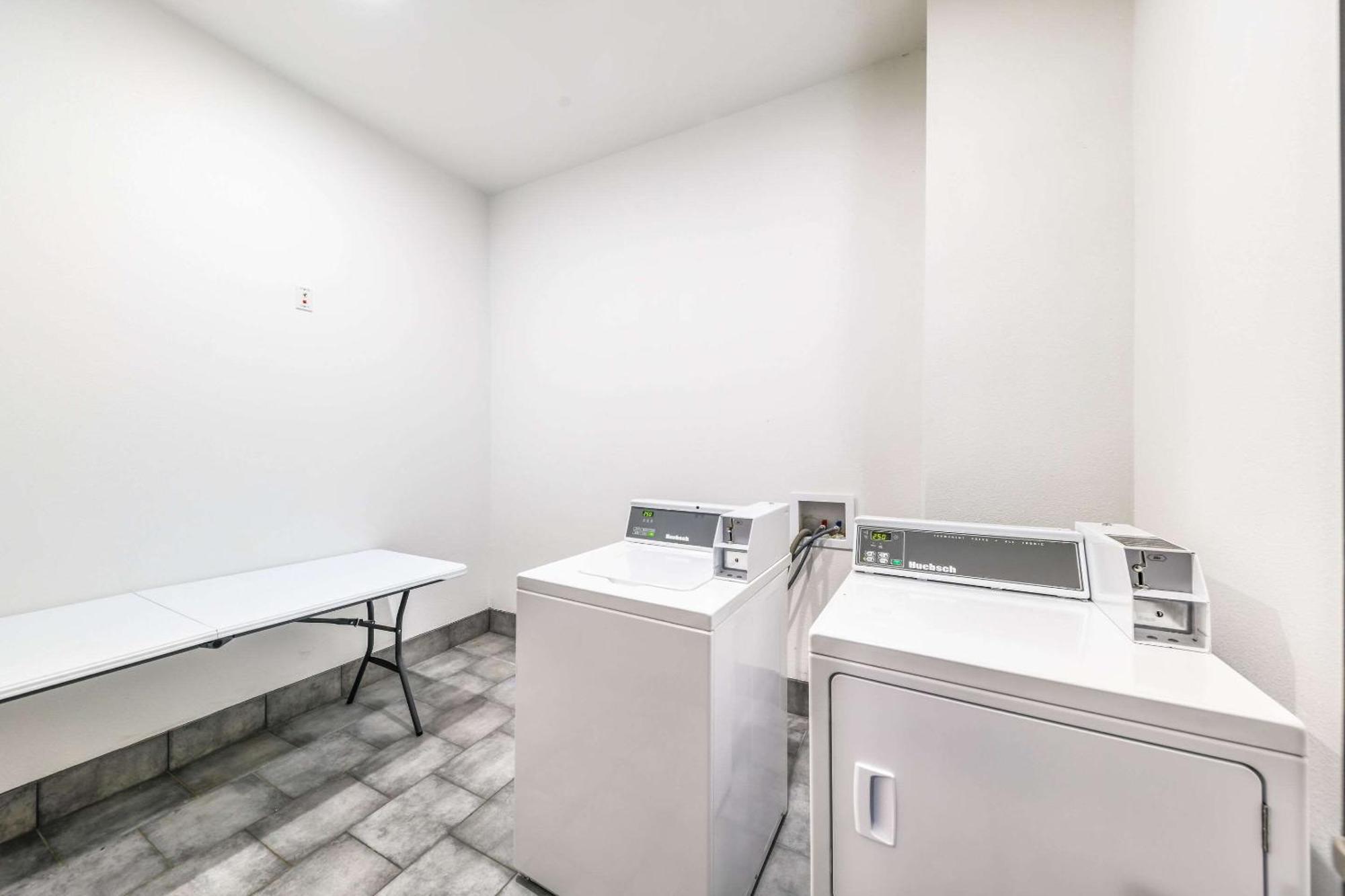 Hy-Lo Hotel, Ascend Hotel Collection Calera エクステリア 写真